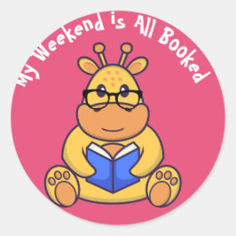 Adesivo Redondo Livro de leitura de girafa engraçada e bonita