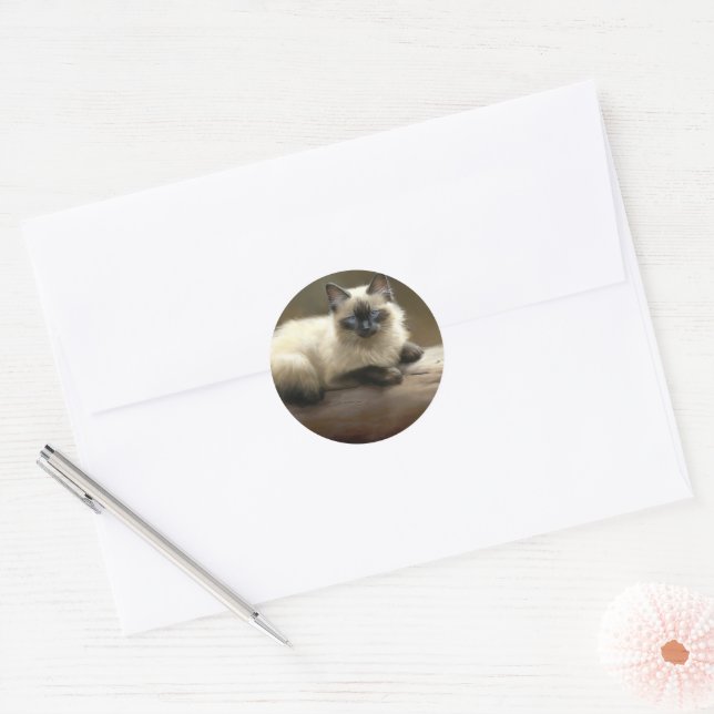 Adesivo Redondo Log Lounger Siamese Kitten (Envelope)