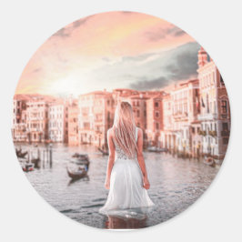 Adesivo Redondo Loira Em Veneza Romântica