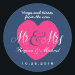 Adesivo Redondo Love Heart Script Mr e Mrs Wedding Favor Sticker<br><div class="desc">Vintage e etiqueta rustica de design de casamento. Decorado com letra de escrita de caligrafia cardíaca e de letreiros manuais. Perfeito para o casamento, festa de noivado, chá de panela, comemoração de aniversário ou qualquer ocasião especial. Você pode personalizar a cor do plano de fundo para ajustado a cor do...</div>