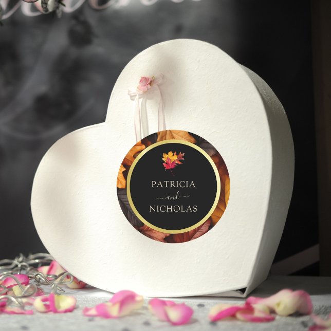 Adesivo Redondo Mágica Negra Conhece Casamento de outono de Ouro R (Criador carregado)