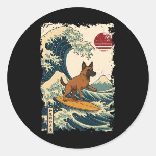 Adesivo Redondo Malinois Belga Surfando a Onda Japonesa de Kanagaw