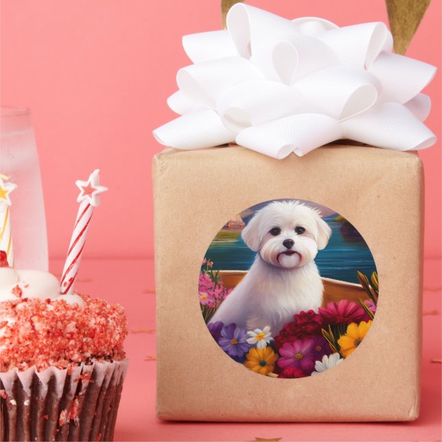 Adesivo Redondo Maltês em um remo: Uma aventura cênica (Festa)