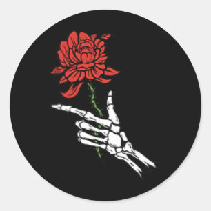 Adesivo Redondo Mão De Esqueleto Segurando Uma Rosa vermelha