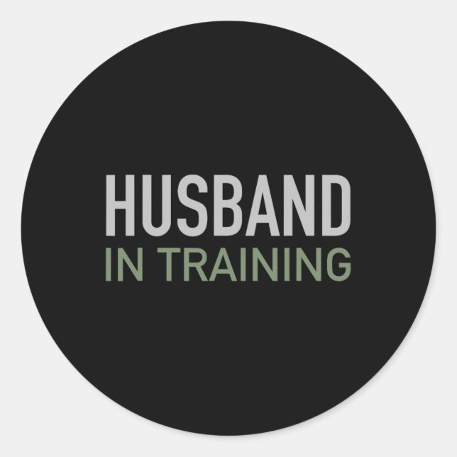 Adesivo Redondo Marido em Treinamento Presente Engraçado para Noiv (Frente)