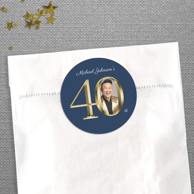 Adesivo Redondo Marinho Azul Dourado Parte Personalizada do aniver (Navy Blue Gold Custom 40th Birthday Party Classic Round Sticker)
