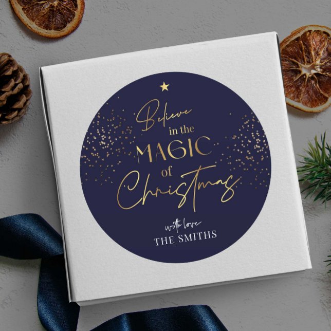 Adesivo Redondo Marinho de Nome de Script de Dourada de Natal Mode (Elegant and chic navy blue and gold glitter Christmas gift sticker that is sure to impress)