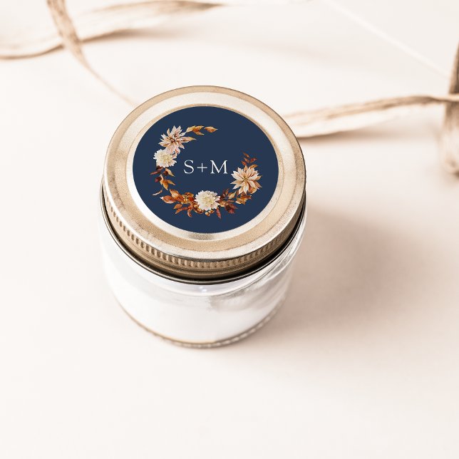 Adesivo Redondo Marinho Queda Monograma Floral (Navy Blue Fall Monogram Floral Wreath Classic Round Sticker by Painted Paperie
)