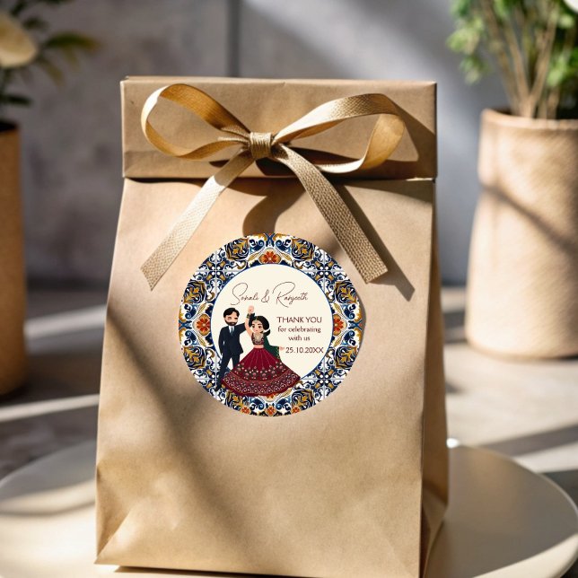 Adesivo Redondo Mehndi e sangeet obrigado de casamento índia você  (Mehndi sangeet Indian wedding thank you favor  Sticker cute cartoon couple favor stickers)