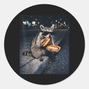 Adesivo Redondo Meme de Guaxinim Comendo Cachorro Quente Panda Fam