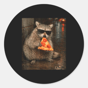 Adesivo Redondo Meme de guaxinim comendo pizza engraçado para home