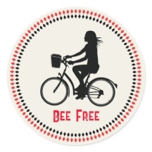 Menina de Minimalismo com Bicicleta