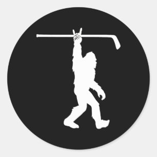 Adesivo Redondo Meninos Bigfoot Hockey Engraçado Sasquatch Rock An