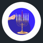 Adesivo Redondo Menorah no Blue<br><div class="desc">Menorah ouro acesa para Chanucá com uma Estrela de David e um fundo de ouro.</div>