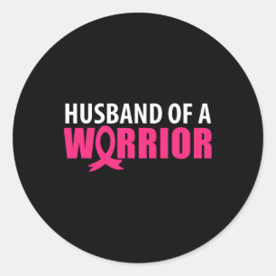 Adesivo Redondo Mens Husbynn De Um Cartaz De Fita Rosa Guerreiro