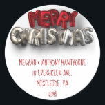 Adesivo Redondo Merry Christmas Balloon Letters Return Endereço<br><div class="desc">Estas etiquetas redondas de endereço de retorno apresentam balões de hélio em forma de letras vermelhas e verdes,  que soletram "Feliz Natal". Use o campo modelo para inserir seu nome e endereço nesses rótulos. Eles são perfeitos para enviar seus cartões de Natal.</div>