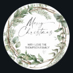 Adesivo Redondo Merry Christmas Gift Label Greenery Wreath Sticker<br><div class="desc">Está quase no Natal! Hora de planejar o seu presente para o feriado, não esqueça os seus palitos de Natal personalizados! Na moda e belos estes autocolantes de Natal personalizados são perfeitos para as Etiquetas de Presente de Natal ou como selos de envelopes nos seus Cartões de natal de Natal...</div>