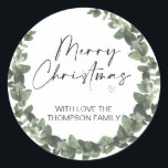 Adesivo Redondo Merry Christmas Gift Label Greenery Wreath Sticker<br><div class="desc">Está quase no Natal! Hora de planejar o seu presente para o feriado, não esqueça os seus palitos de Natal personalizados! Na moda e belos estes autocolantes de Natal personalizados são perfeitos para as Etiquetas de Presente de Natal ou como selos de envelopes nos seus Cartões de natal de Natal...</div>