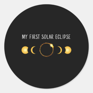 Adesivo Redondo Meu Primeiro Eclipse Solar Camisa Garotas 2024 Sol