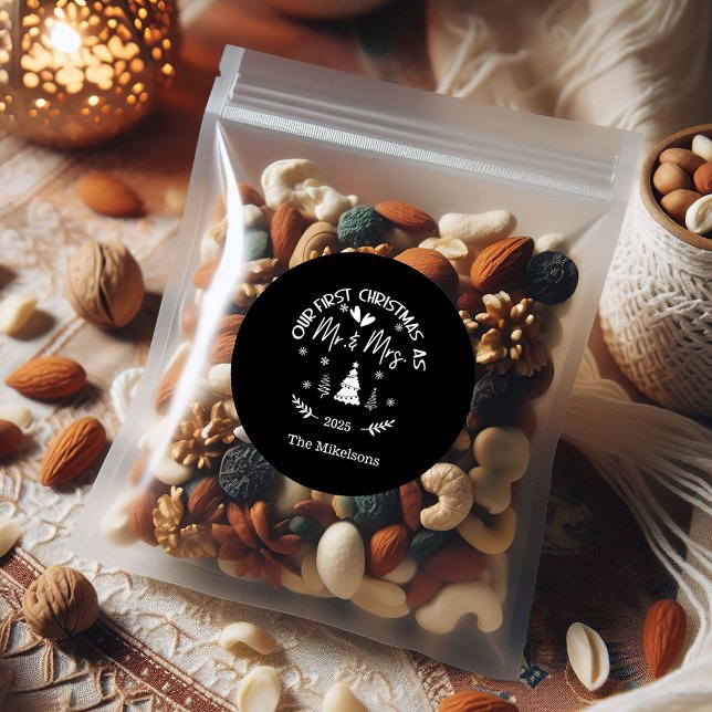 Adesivo Redondo Minimalist First Christmas as Mr. & Mrs (Criador carregado)