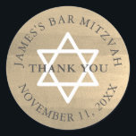 Adesivo Redondo Minimalista Dourado e Marinho Bar Azul Mitzvah Obr<br><div class="desc">Este Bar minimalista e chique Mitzvah obrigado que você cola apresenta letras clássicas em azul marinho sobre um fundo de ouro falso com a estrela de David em branco. Personalize-o para as suas necessidades. Você pode encontrar produtos correspondentes na minha loja.</div>