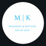 Adesivo Redondo Mínimo e Chic | Casamento<br><div class="desc">Mínimo e Chic | Adesivo redondo clássico de casamento branco e pretoEstes guardanapos elegantes e modernos de casamento ou chá de panela apresentam um simples design de texto preto e branco que exumenta o estilo minimalista. Adicione suas iniciais ou monograma para torná-las completamente suas.</div>