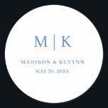 Adesivo Redondo Mínimo e Chic | Casamento<br><div class="desc">Mínimo e Chic | Bue Wedding Classic Round StickerEstes elegantes e modernos guardanapos de casamento ou chá de panela apresentam um simples design de texto preto e branco que exumenta o estilo minimalista. Adicione suas iniciais ou monograma para torná-las completamente suas.</div>