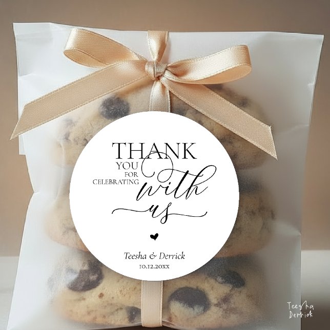 Adesivo Redondo Modern Boho Wedding Cute Heart Thank You Gifts  (Modern Boho Wedding Cute Heart Huge Love Thank You Gifts Classic Round Sticker in black and white)