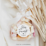 Adesivo Redondo Moderno Mínimo Seu Favorito De Casamento Favorito<br><div class="desc">Estes minimalistas modernos... os seus favoritos de casamento favoritos são perfeitos para um casamento minimalista ou um casamento moderno. Este simples design apresenta uma fonte de script manual perfeita para o seu evento. Personalizável todo o texto para ser de qualquer cor. Você também pode adicionar qualquer imagem, se quiser! Personalize...</div>