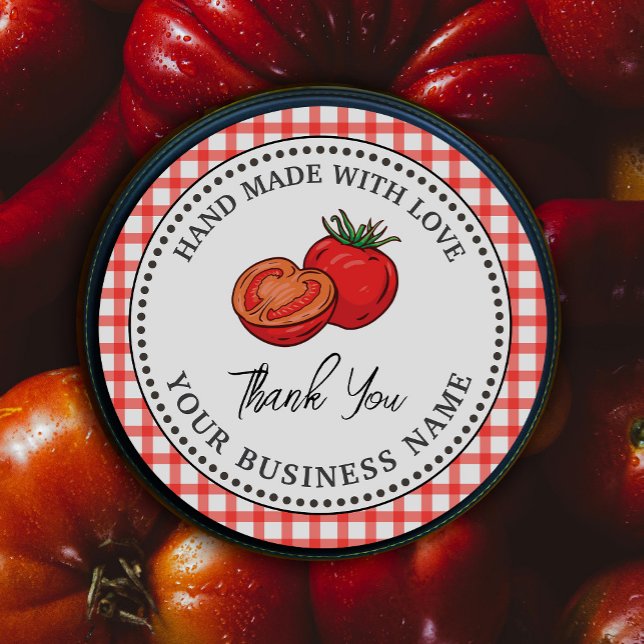 Adesivo Redondo Molho de Tomate Caseiro Rústico Verificação Vermel (Rustic Homemade Tomato Sauce Red Check Classic Round Sticker. #tomatoeslabel #thankyou #watercolorto)