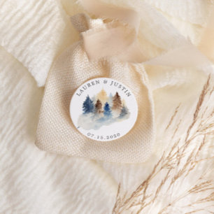 Adesivo Redondo Monograma de Árvores Aquarela de Montanha Rústica