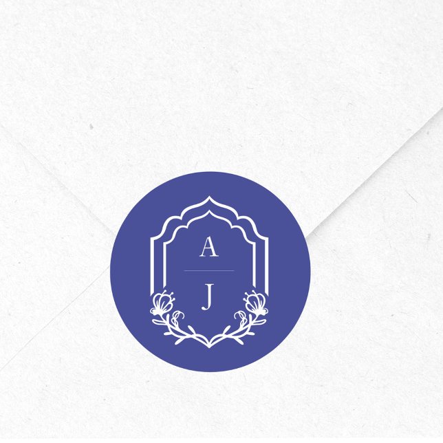 Adesivo Redondo Monograma de Casamento Floral Personalizado de Qua (Decorative Frame Custom Floral Wedding Monogram Classic Round Sticker)