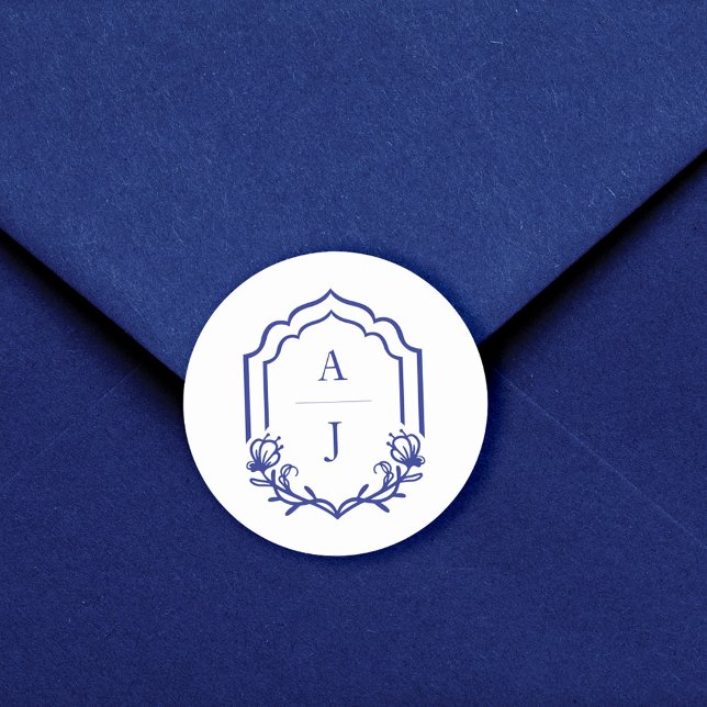 Adesivo Redondo Monograma de Casamento Floral Personalizado de Qua (Decorative Frame Custom Floral Wedding Monogram Classic Round Sticker)