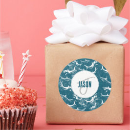 Adesivo Redondo Monograma de padrão de tubarão azul escamoteado