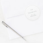 Adesivo Redondo Monograma Elegante Sage Green Obrigado Casamento<br><div class="desc">Expresse sua gratidão em estilo com o nosso Monograma Elegante Sage Green Obrigado Escrevendo o Clássico Round Sticker. Este adesivo lindamente trabalhado apresenta seu monograma em uma fonte elegante, realçado por uma paleta verde macia que irradia calor e sofisticação. As palavras "Obrigado" são colocadas delicadamente debaixo do monograma, oferecendo uma...</div>