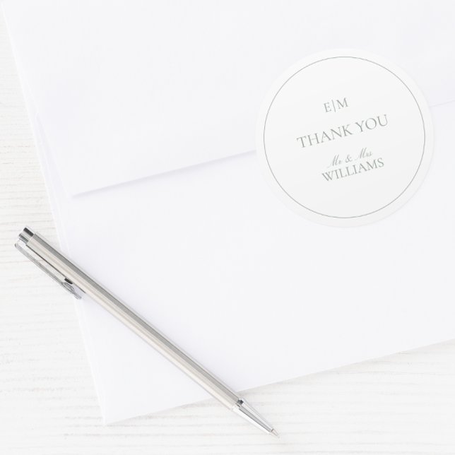 Adesivo Redondo Monograma Elegante Sage Green Obrigado Casamento (Wedding Thank You Sticker)
