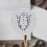 Adesivo Redondo Monograma Simples de Casamento vintage Branco Pret<br><div class="desc">Esses simples adesivos de monograma preto e branco da Coleção Daphne são perfeitos para um casamento tradicional. O simples,  porém clássico,  design apresenta um elegante e eterno monograma da crista com flores e verde em torno das iniciais do casal.</div>