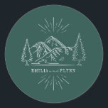 Adesivo Redondo Montanhas Line Art Casamento Emerald<br><div class="desc">Ilustração de montanhas com árvores verdes. O fundo é esmeralda verde.</div>