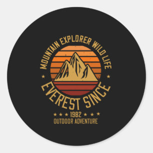 Adesivo Redondo Montanhas - Mountain Explorer Wildlife Desde 1982