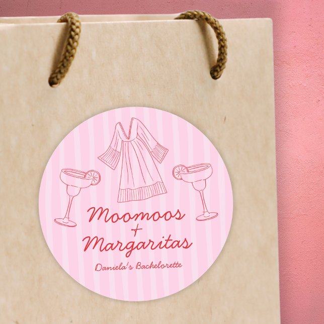 Adesivo Redondo Moo Moos & Margaritas - Bachelorette Rosa e Vermel (Moo Moos & Margaritas Pink & Red Bachelorette Classic Round Sticker)