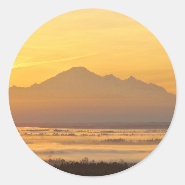 Adesivo Redondo Morning Mountain Magic. (Frente)