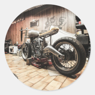 Adesivo Redondo Motocicleta na garagem só
