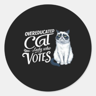 Adesivo Redondo Mulher de Gato com Excesso de Educação que Vota