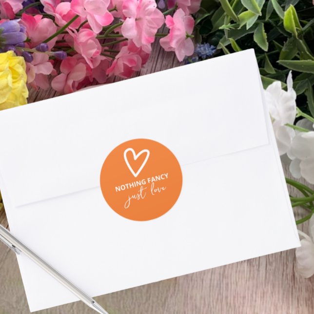 Adesivo Redondo Nada De Rico Apenas Adoraria Casamento Retroativo (Nothing Fancy Just Love Groovy 70s Wedding Classic Round Stickers from Ricaso. Fun colorful & bold)