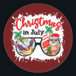 Adesivo Redondo Natal em julho Gnomos Sunglass Beach Summer<br><div class="desc">Natal em julho Gnomos Sunglass Beach Summer Gift. Presente perfeito para seu pai, mãe, pai, homens, mulheres, amigos e familiares no Dia de Ação de Graças, Dia de Natal, Dia de as mães, Dia de os pais, 4 de julho de 1776 Dia Independente, Dia dos Veteranos, Dia do Halloween, Dia...</div>