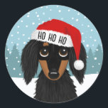 Adesivo Redondo Natal para Papais noeis de Tan Dachshund<br><div class="desc">Espalhe a alegria de férias com este adorável adesivo de Natal! O adesivo apresenta um dachshund preto e bronzeado, ilustrado, vestindo um chapéu vermelho brilhante de Papai Noel, com forma branca. HO HO HO pode ser personalizado com nome ou outro texto. Estes autocolantes podem ser utilizados para selar envelopes ou...</div>