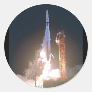 Adesivo Redondo Navegador mim 1 foguete no espaço para a NASA de