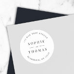 Adesivo Redondo Negra e Branca Devolução de Casamento Moderno<br><div class="desc">Black and White Wedding Return Address Modern Classic Round Sticker com texto em branco sobre uma cor de fundo editável; para alterá-lo de preto para uma cor de sua escolha, clique no botão personalizar. Personalize-o substituindo o texto do marcador de posição. Para obter mais opções, como alterar a fonte, seu...</div>