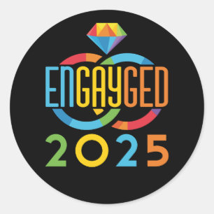 Adesivo Redondo Noivado LGBTQ do Gay Engayged 2025