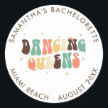 Adesivo Redondo Noivas do Disco Retro Despedida de Solteira Rainha<br><div class="desc">Adesivos personalizados de Despedida de Solteira Retro Rainhas da Dança que você pode personalizar com o nome da noiva,  destino e data. Design retro perfeito para a despedida de solteira</div>